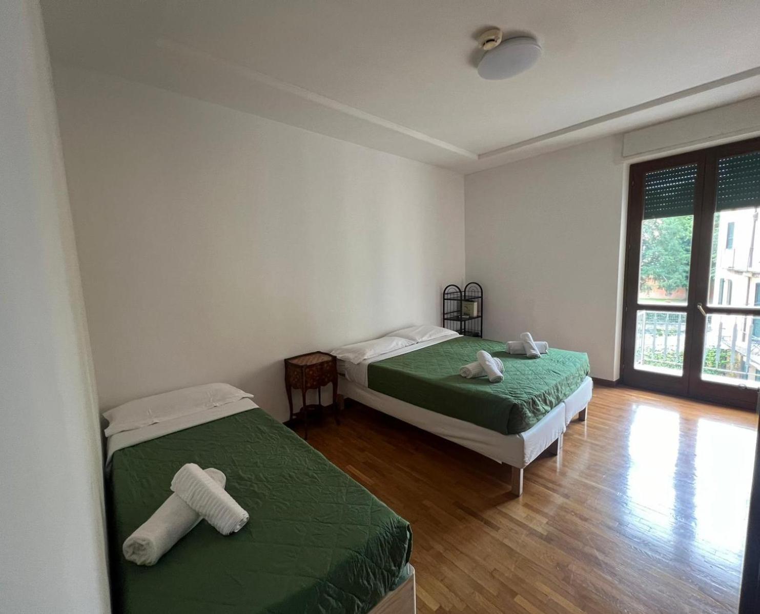 Marconi Rooms And Apartments Βερόνα Εξωτερικό φωτογραφία